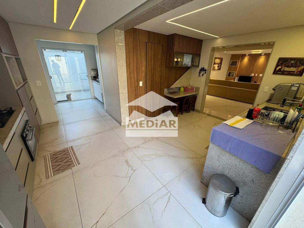 Apartamento, Sagrada Família, 4 Quartos, 2 Vagas, 4 Suítes