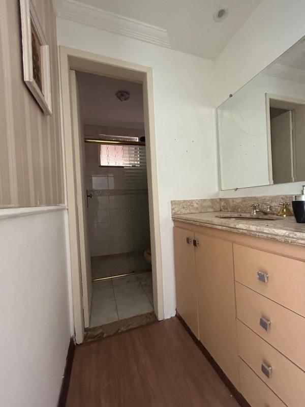 Casa, Castelo, 3 Quartos, 4 Vagas, 1 Suíte