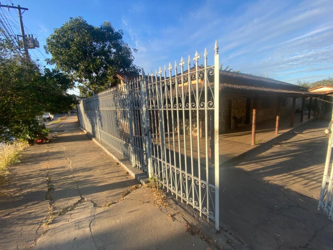 Casa, Recanto do Cedro, 4 Quartos, 8 Vagas, 1 Suíte