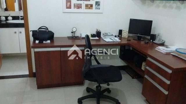 Casa, Camargos, 5 Quartos, 0 Vaga, 3 Suítes