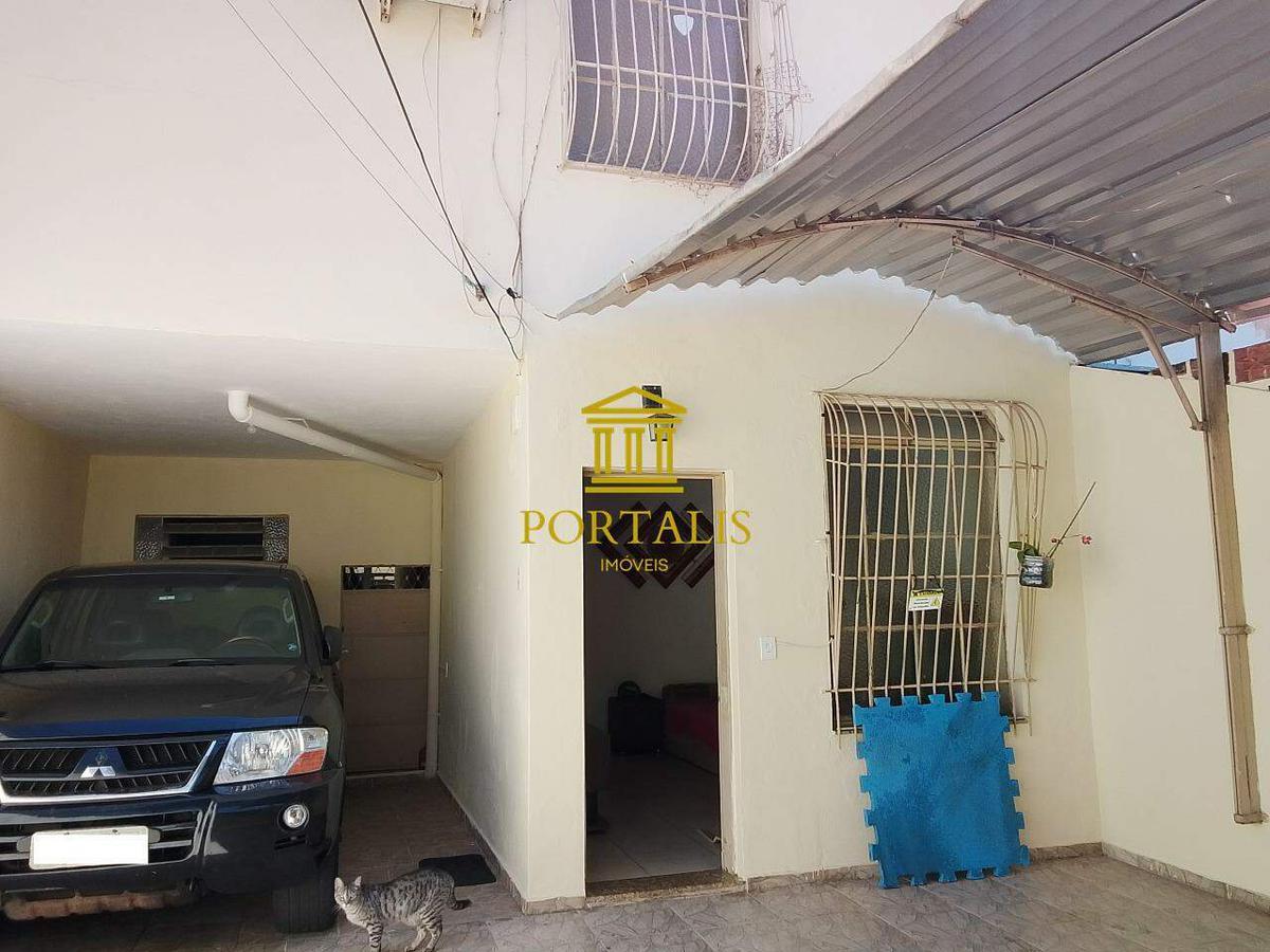 Casa, Esplanada, 4 Quartos, 1 Vaga, 1 Suíte