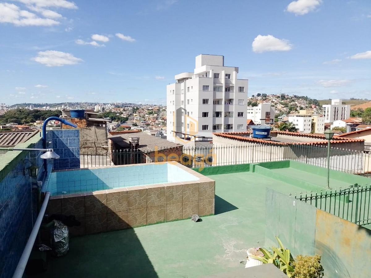 Casa, Coqueiros, 3 Quartos, 2 Vagas, 1 Suíte