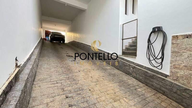 Casa, Castelo, 5 Quartos, 3 Vagas, 1 Suíte