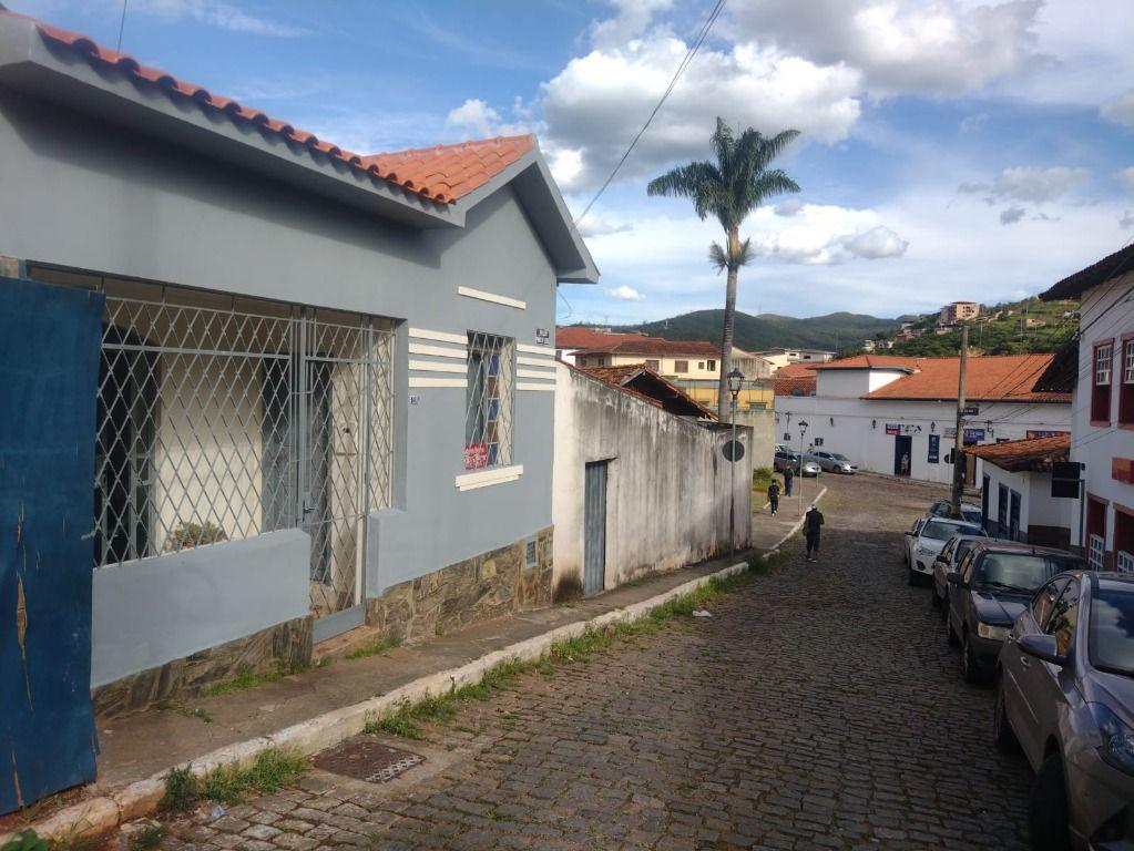 Casa, Centro, 4 Quartos, 2 Vagas, 1 Suíte