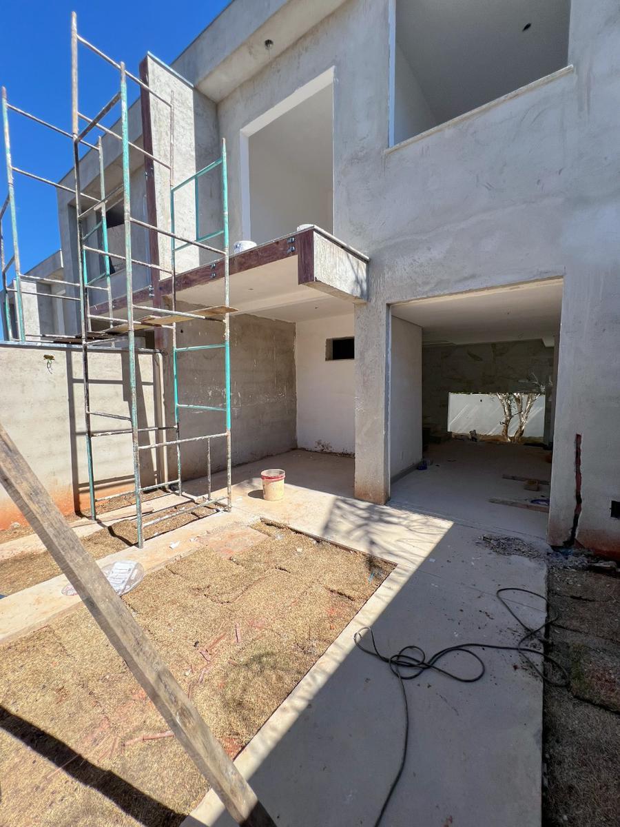 Casa, Letícia, 3 Quartos, 2 Vagas, 1 Suíte