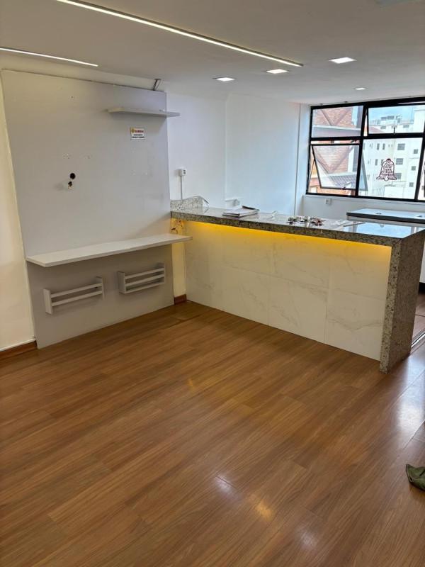 Sala, Barro Preto, 0 Quarto, 5 Vagas