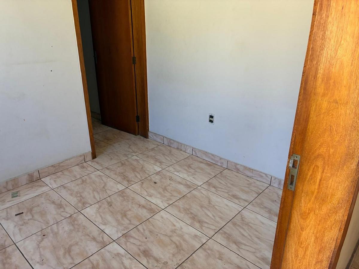 Casa, Santa Branca, 3 Quartos, 3 Vagas, 1 Suíte