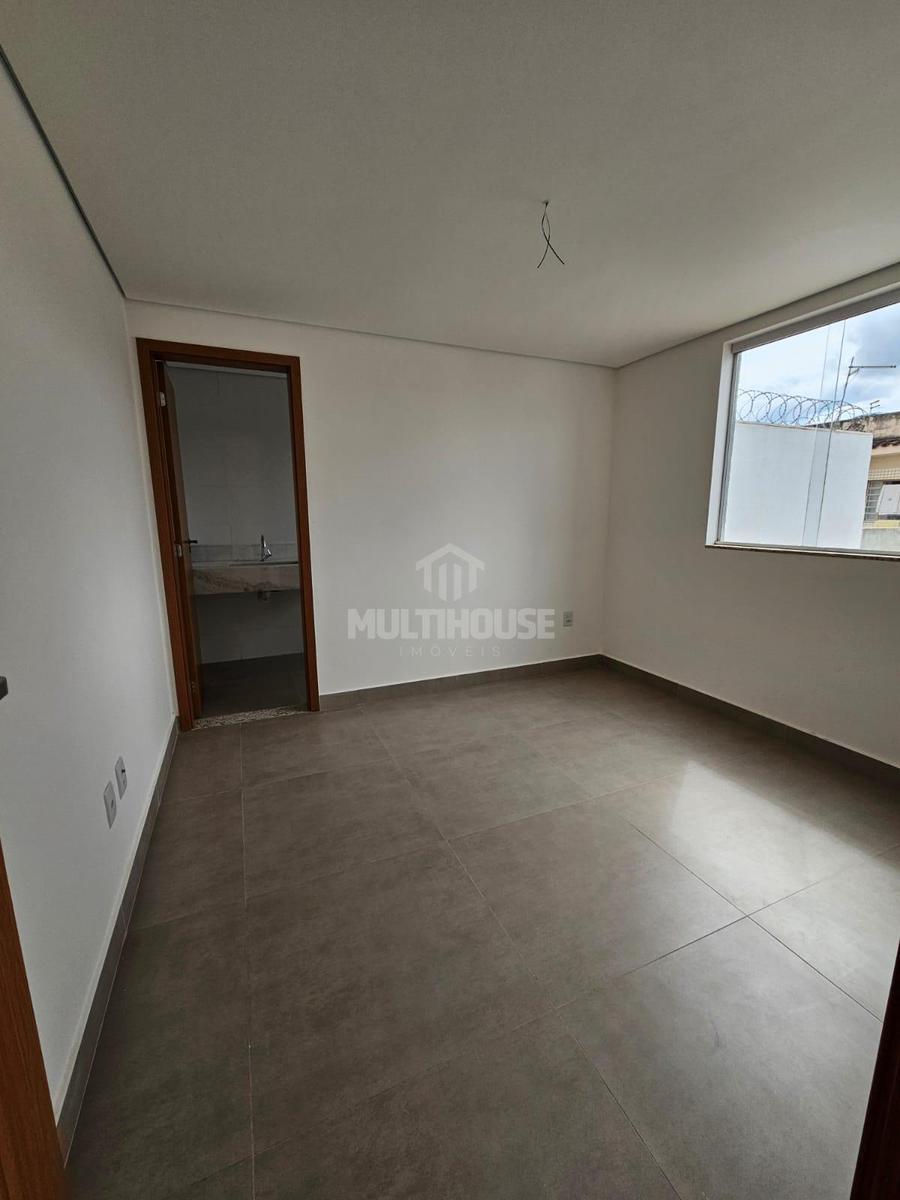 Apartamento, Candelária, 2 Quartos, 2 Vagas, 1 Suíte