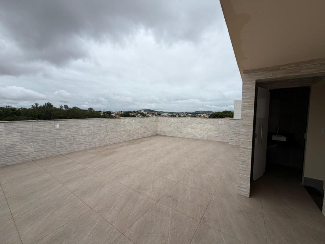 Cobertura, Planalto, 3 Quartos, 2 Vagas, 1 Suíte