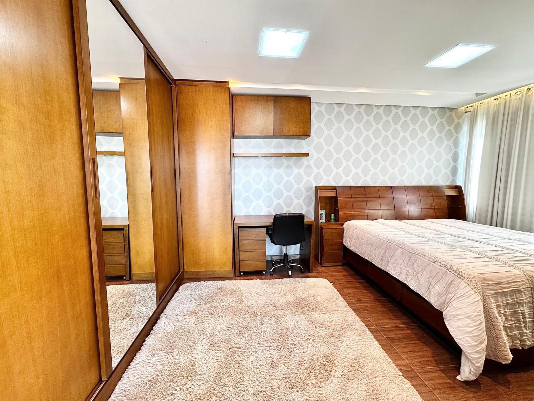 Casa, Parque Xangri-lá, 4 Quartos, 8 Vagas, 2 Suítes