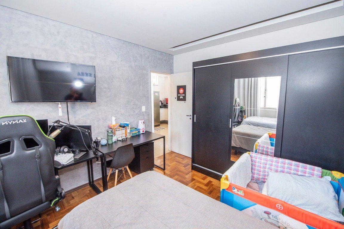 Casa, Cachoeirinha, 6 Quartos, 4 Vagas, 2 Suítes