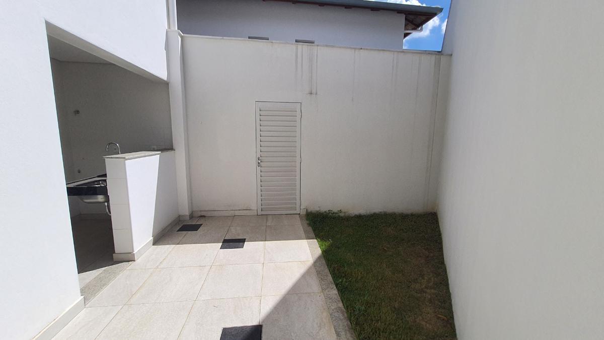 Casa, Centro, 3 Quartos, 2 Vagas, 1 Suíte