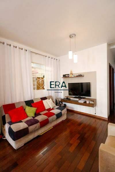 Casa, Buritis, 2 Quartos, 2 Vagas, 1 Suíte