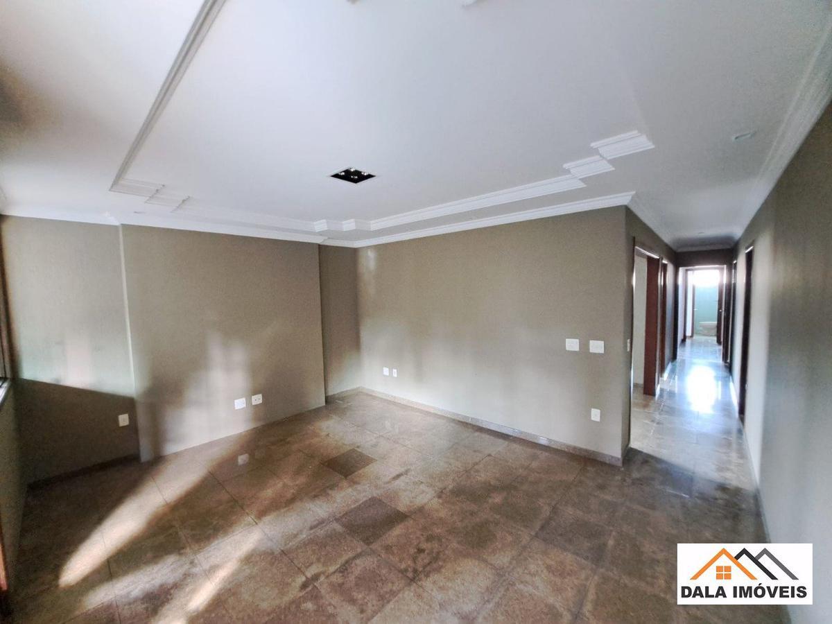 Casa, Santa Mônica, 4 Quartos, 5 Vagas, 2 Suítes