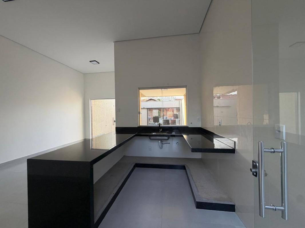 Casa, Santa Mônica, 3 Quartos, 2 Vagas, 1 Suíte