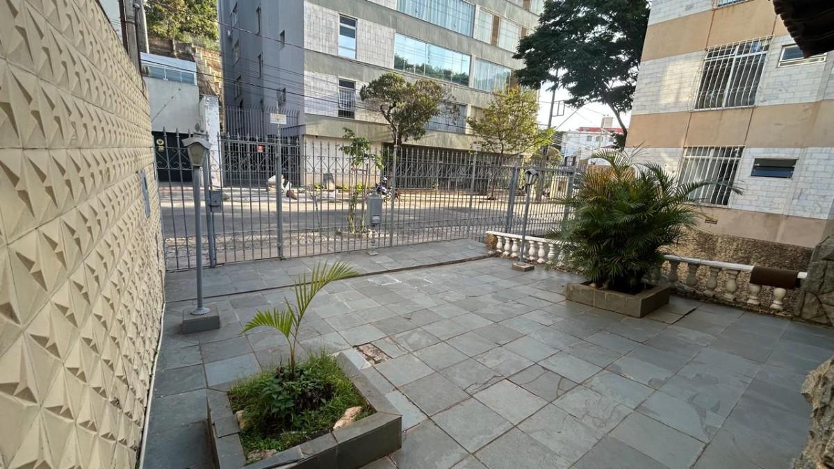 Casa Comercial, São Lucas, 5 Quartos, 4 Vagas, 1 Suíte