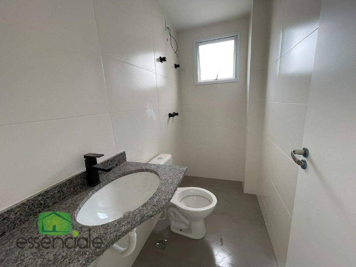 Apartamento, Europa, 2 Quartos, 1 Vaga, 1 Suíte