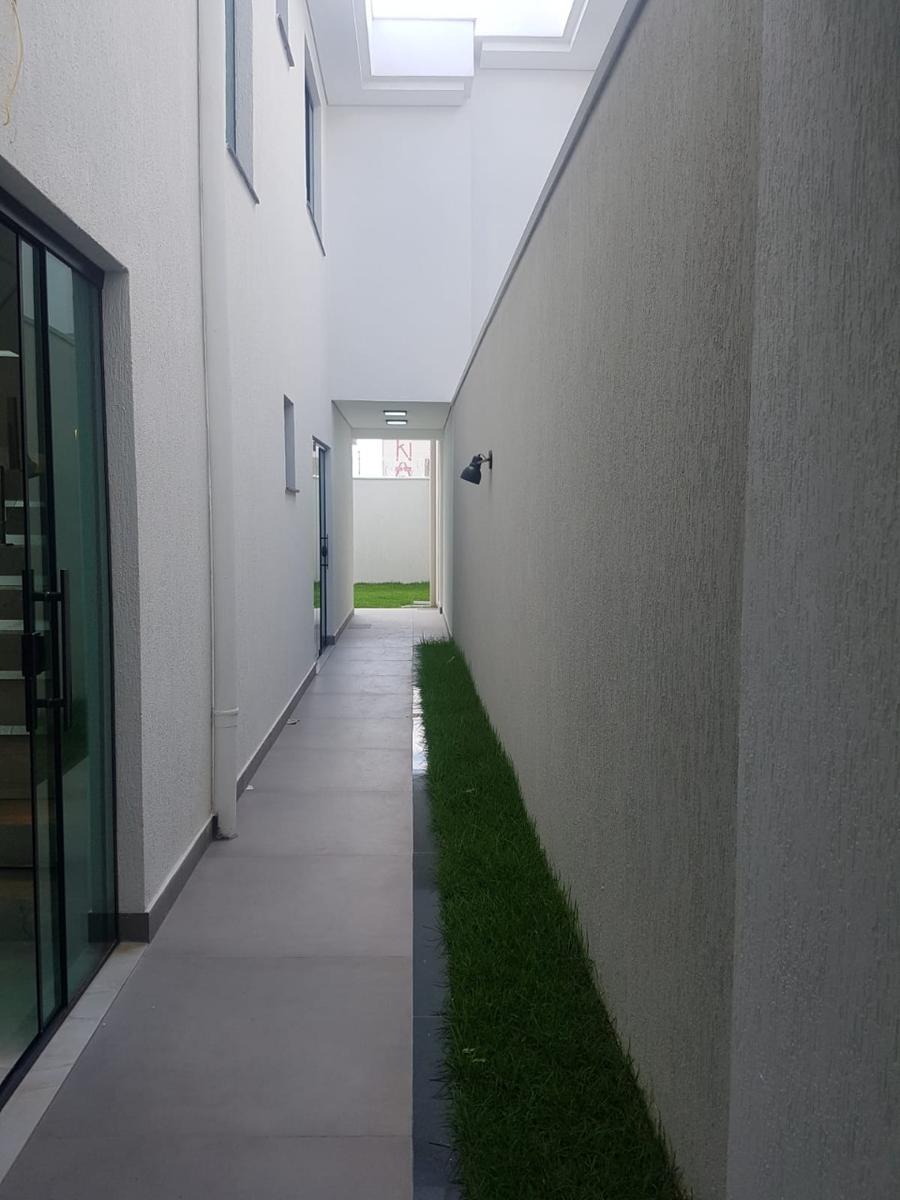 Casa, Planalto, 4 Quartos, 4 Vagas, 2 Suítes