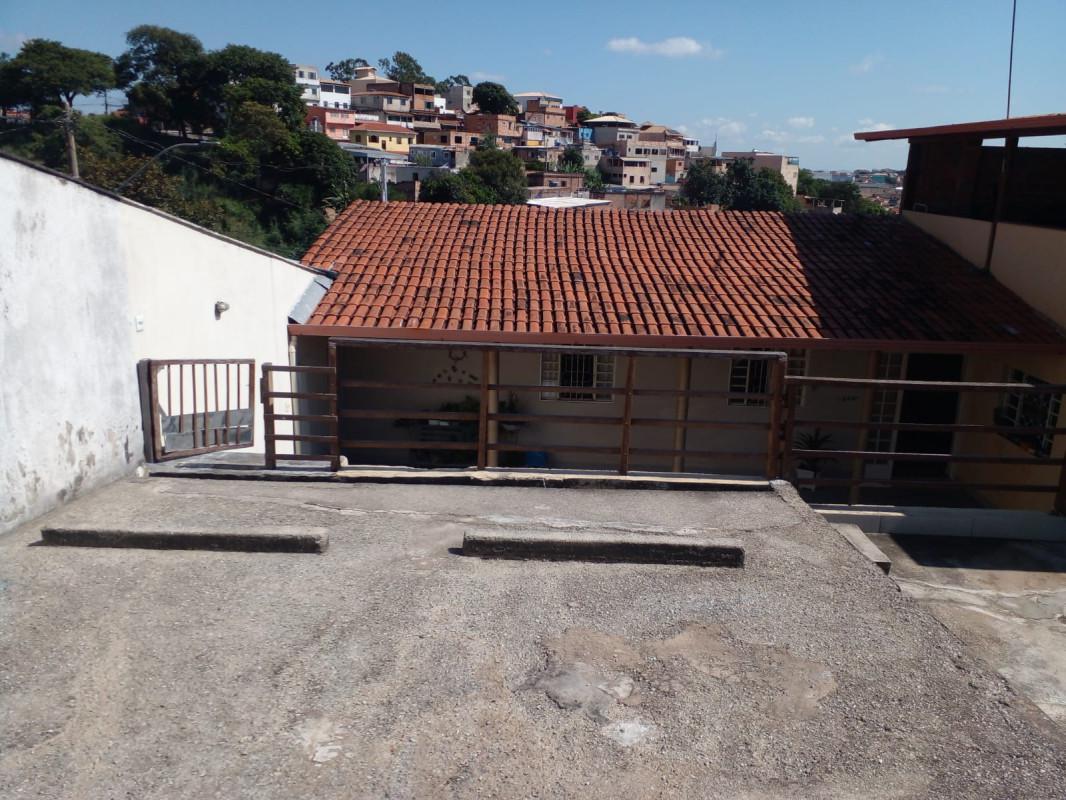 Casa, Fonte Grande, 2 Quartos, 3 Vagas