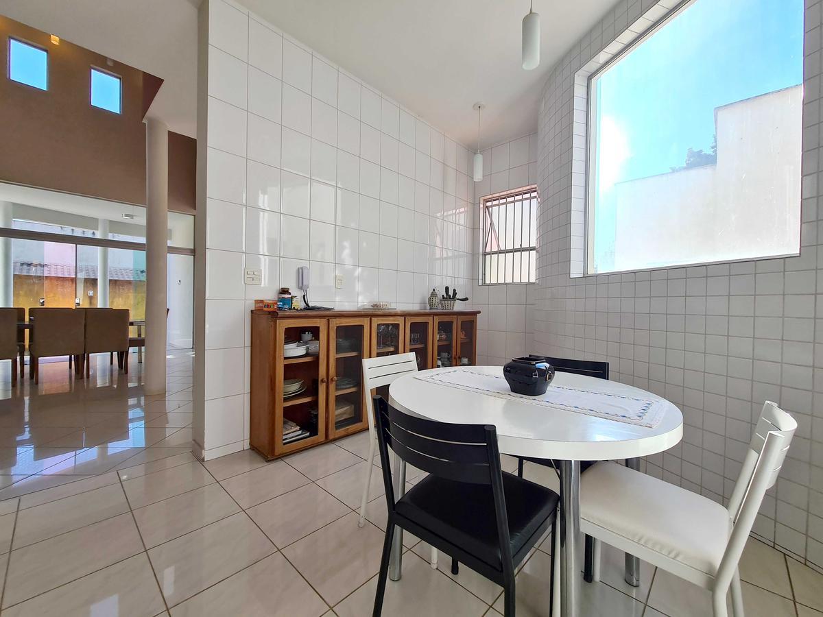 Casa, Bandeirantes (pampulha), 4 Quartos, 4 Vagas, 1 Suíte