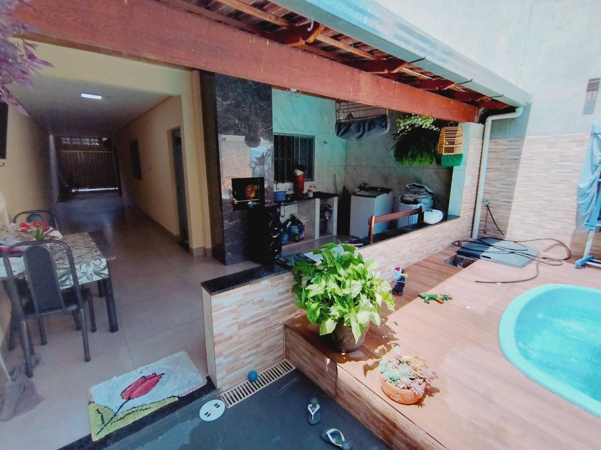 Casa, Céu Azul, 3 Quartos, 4 Vagas, 1 Suíte