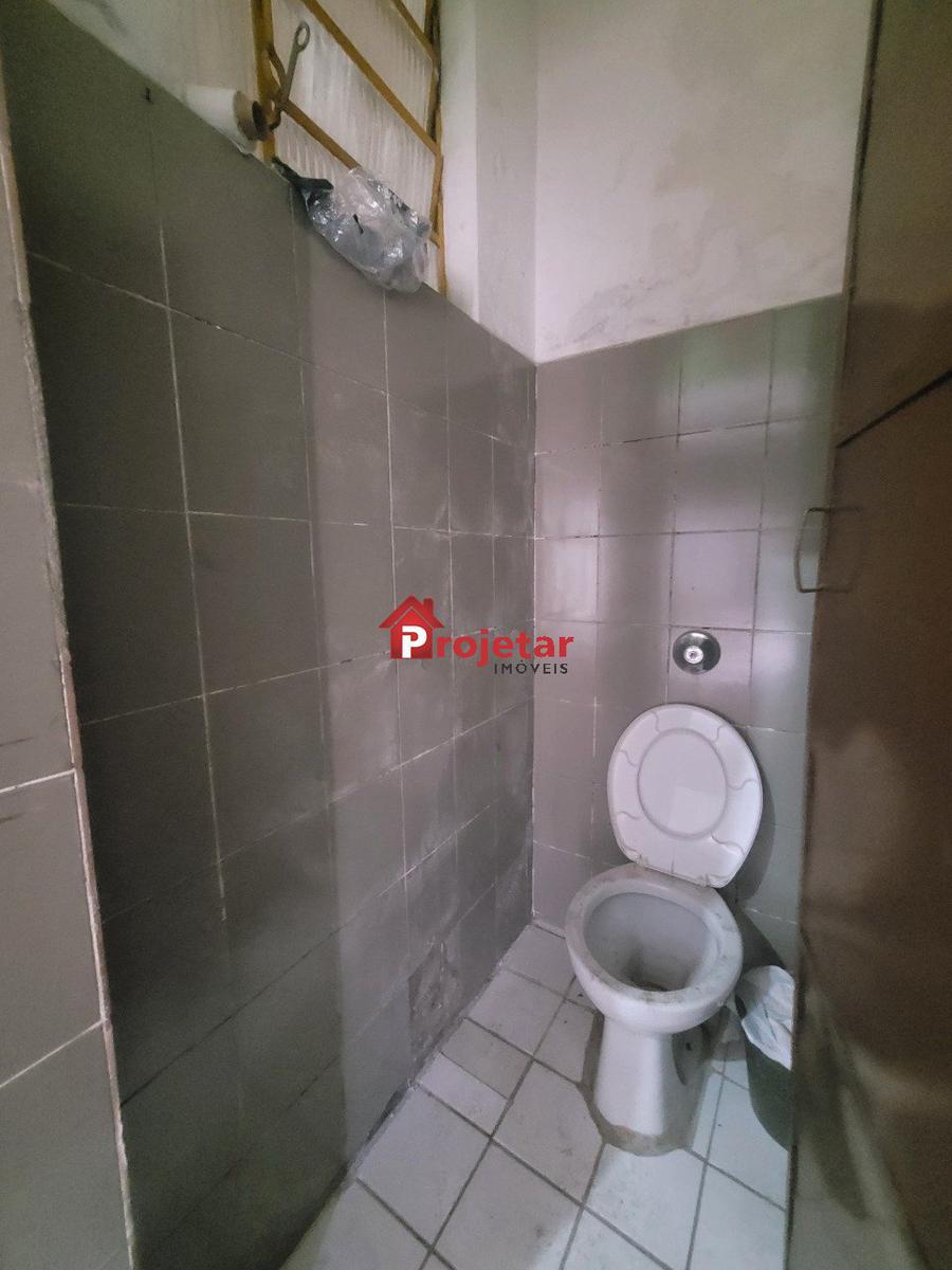 Galpão, Nova Floresta, 0 Quarto, 20 Vagas