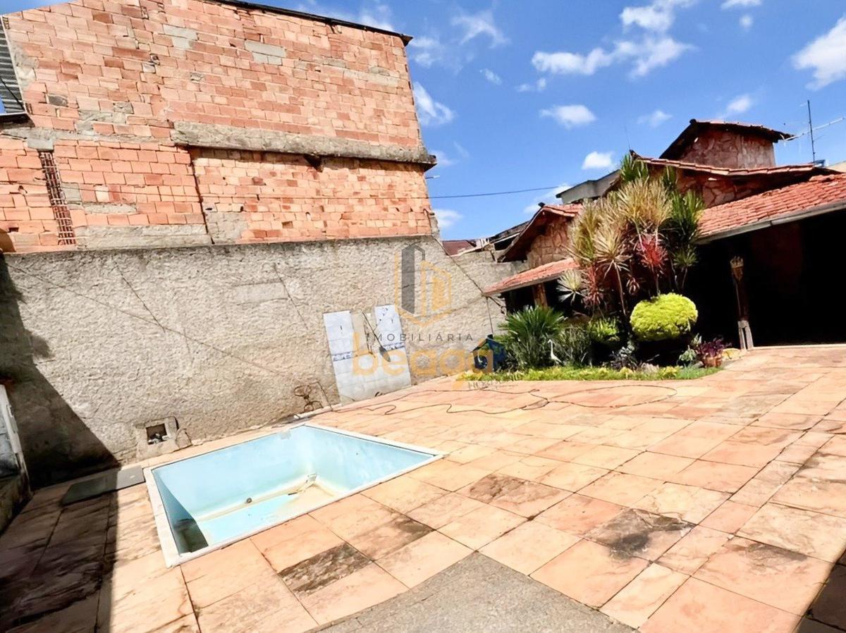 Casa, Santa Terezinha, 3 Quartos, 4 Vagas, 1 Suíte