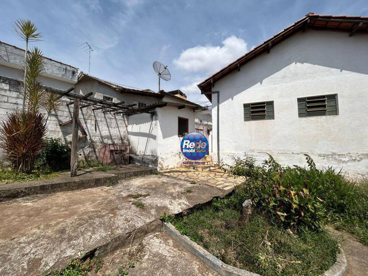 Casa, Centro, 3 Quartos, 0 Vaga