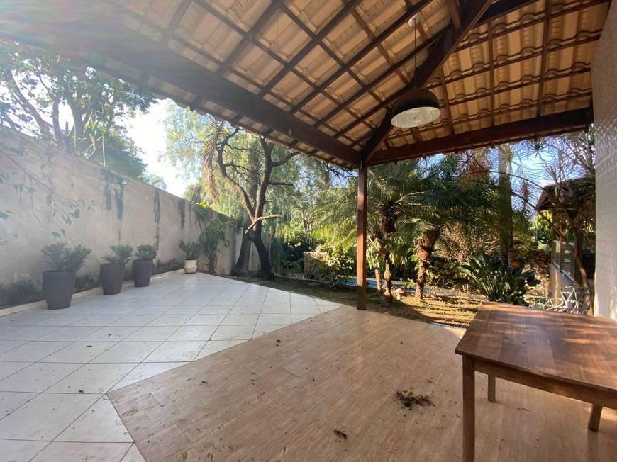 Casa, Trevo, 4 Quartos, 5 Vagas, 2 Suítes