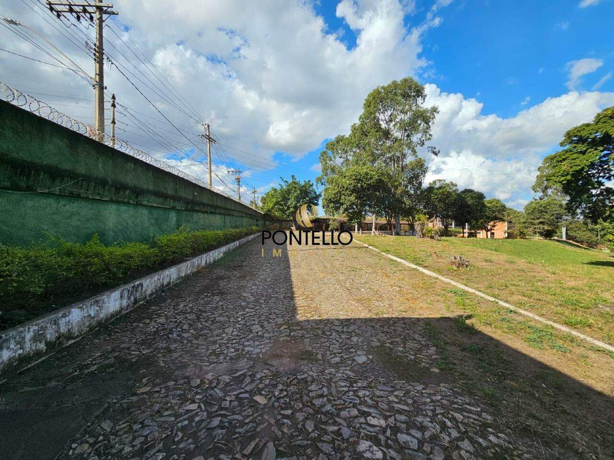 Prédio, São João, 0 Quarto, 20 Vagas
