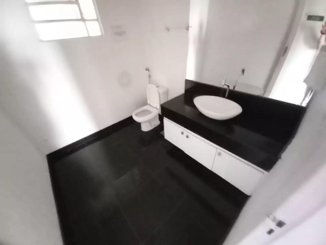 Casa Comercial, Prado, 0 Quarto, 9 Vagas