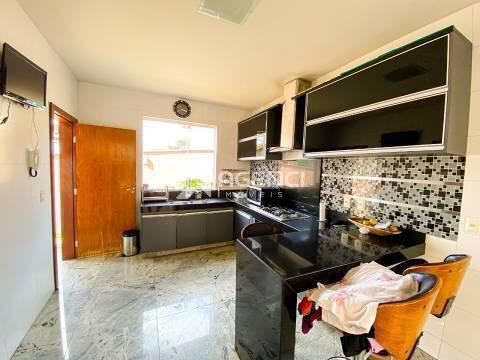 Casa, Trevo, 5 Quartos, 0 Vaga, 2 Suítes