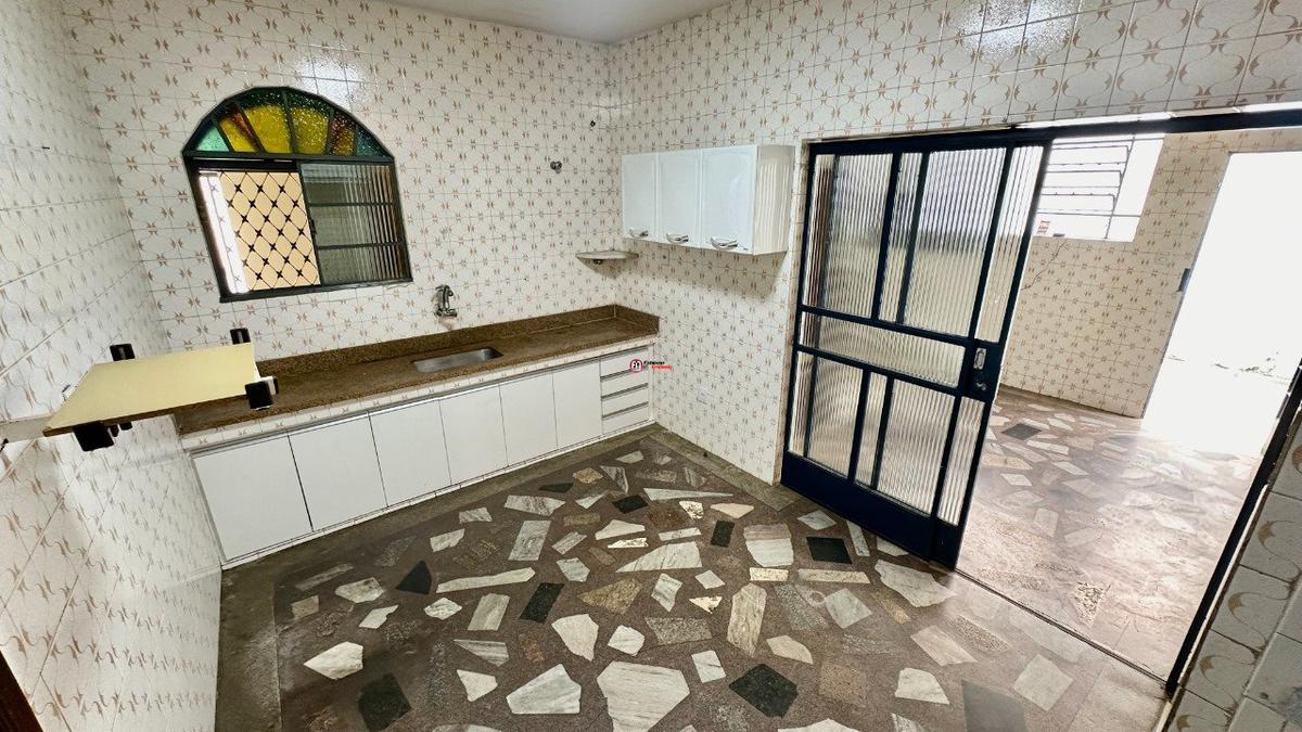 Casa, Planalto, 6 Quartos, 5 Vagas, 1 Suíte
