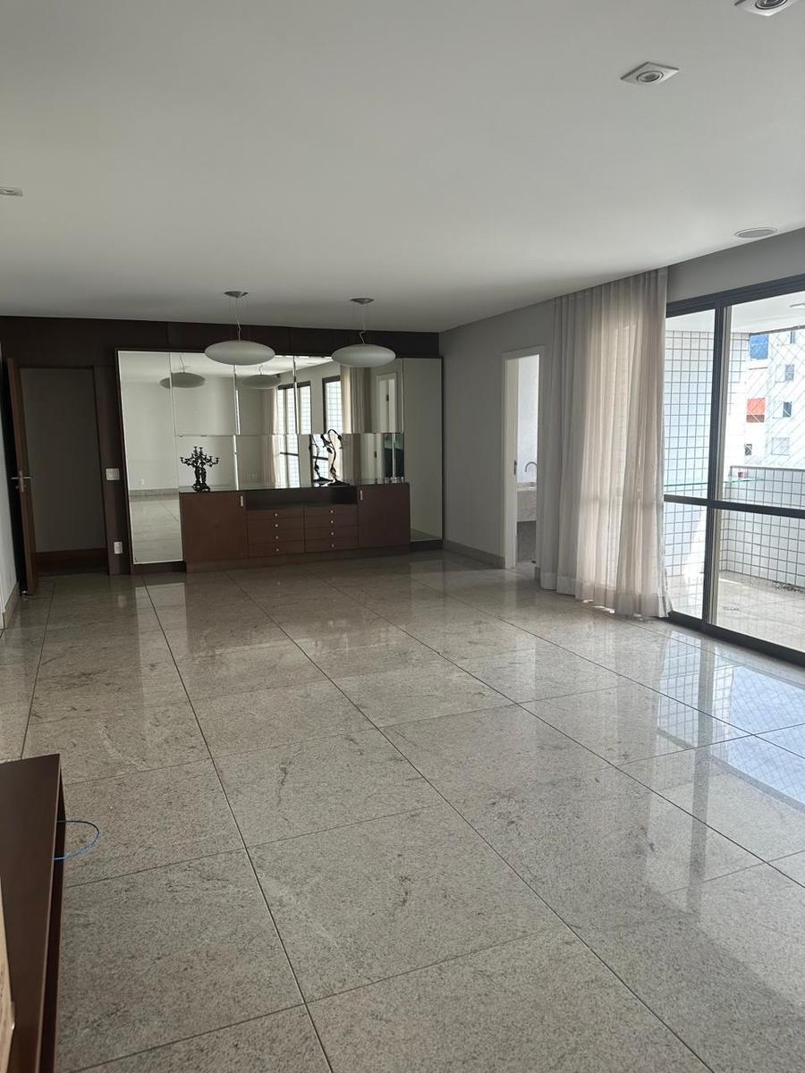 Apartamento, Funcionários, 4 Quartos, 3 Vagas, 2 Suítes