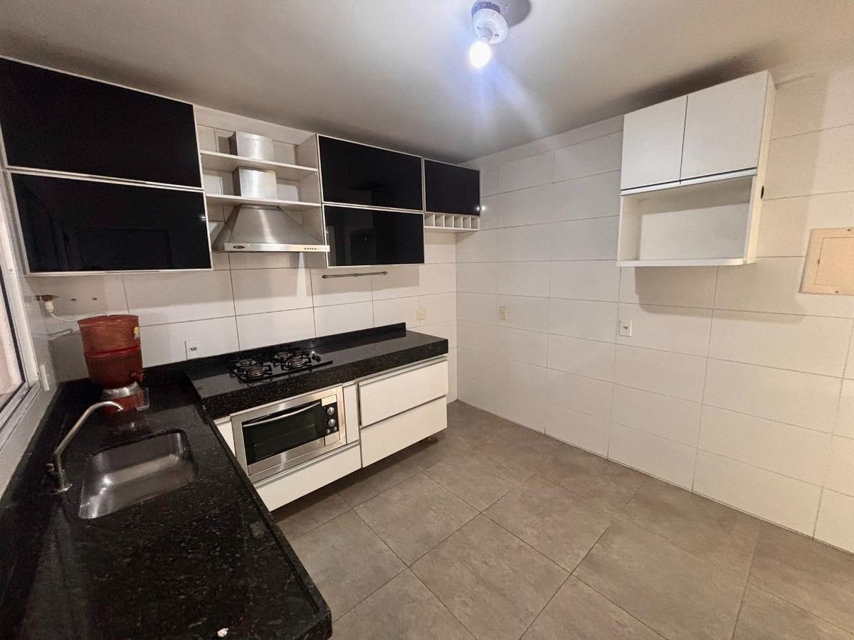 Casa, Castelo, 3 Quartos, 2 Vagas, 1 Suíte