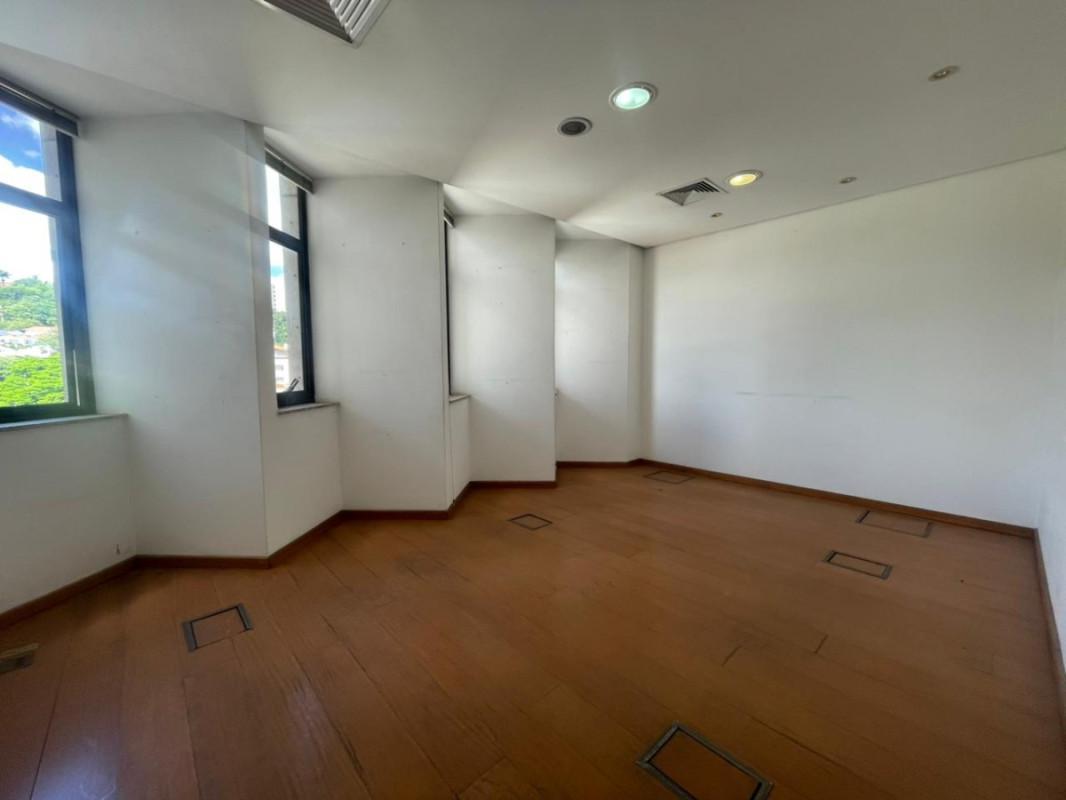 Prédio, Coração de Jesus, 0 Quarto, 80 Vagas