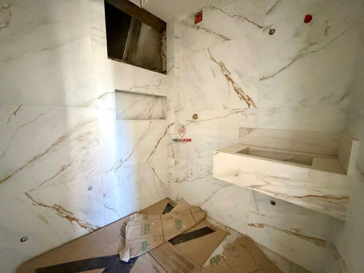 Apartamento, Barreiro, 3 Quartos, 3 Vagas, 1 Suíte
