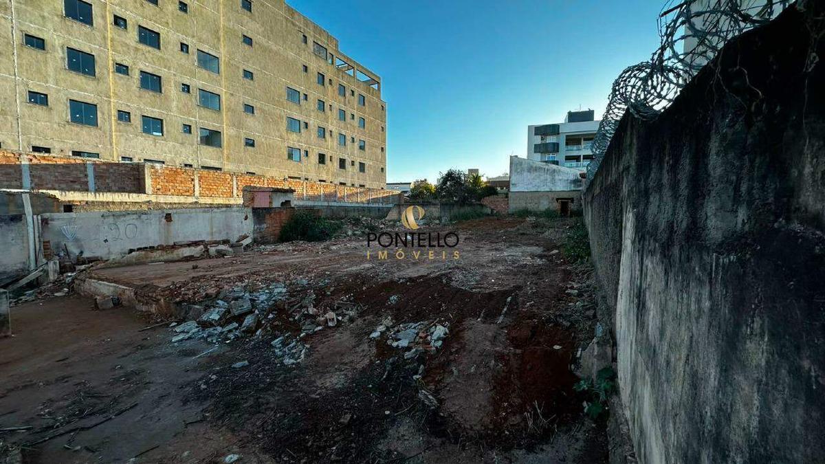 Lote, Centro, 0 Quarto, 0 Vaga