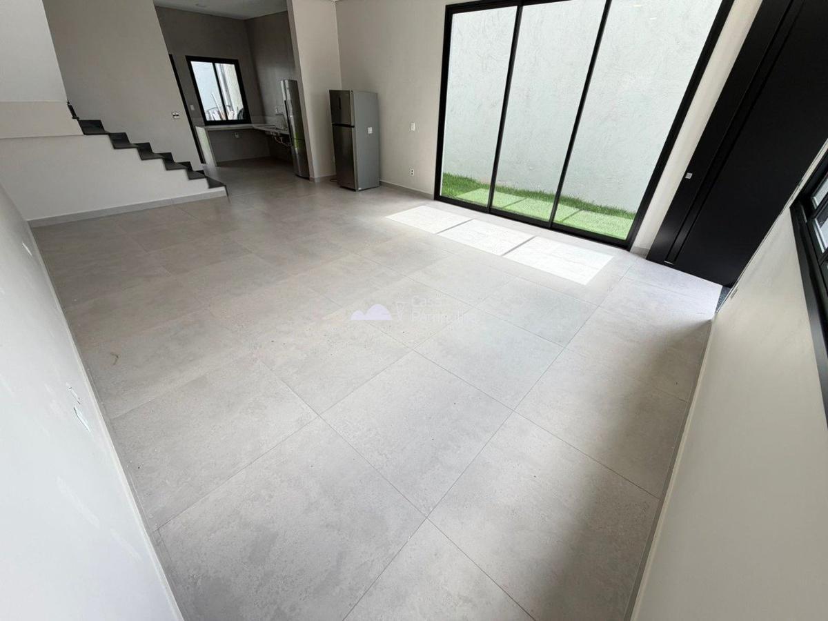 Casa, Trevo, 3 Quartos, 2 Vagas, 2 Suítes