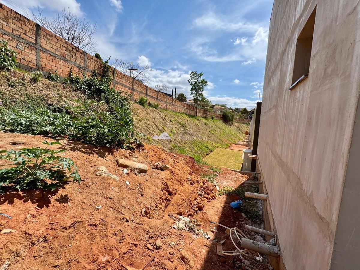 Casa, Trevo, 4 Quartos, 4 Vagas, 2 Suítes