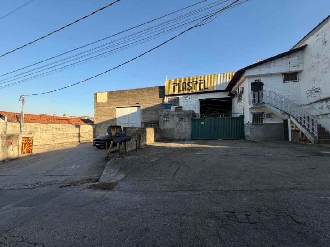 Galpão, Santa Cruz, 0 Quarto, 0 Vaga