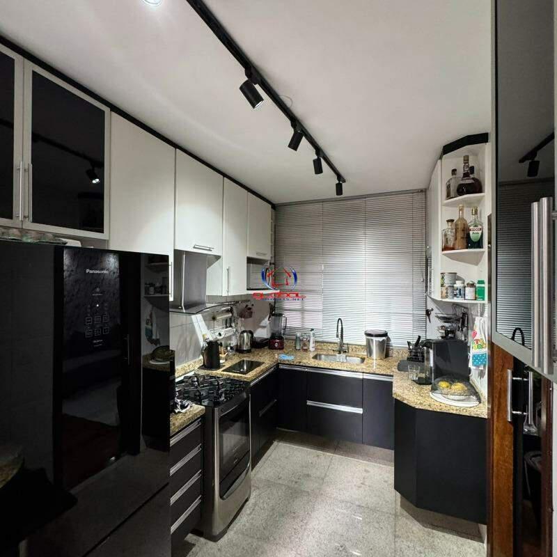 Casa, Castelo, 3 Quartos, 2 Vagas, 1 Suíte