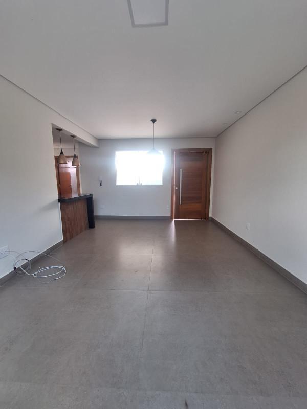 Casa, Cardoso (barreiro), 2 Quartos, 5 Vagas