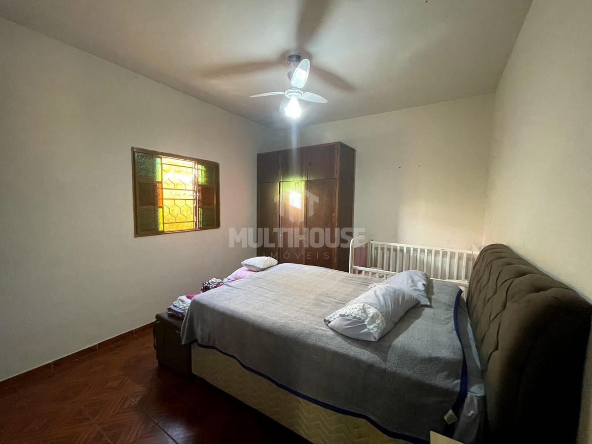 Casa, Centro, 4 Quartos, 1 Vaga, 1 Suíte