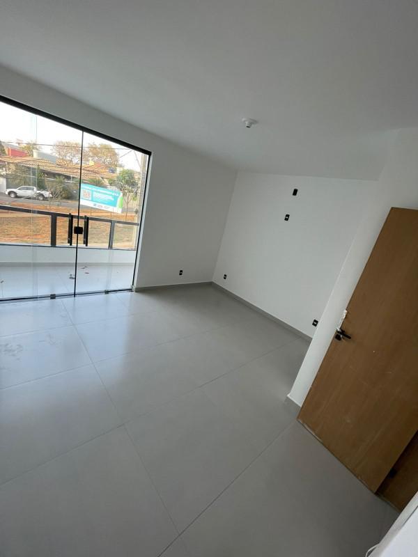 Casa, Jardim Imperial, 3 Quartos, 2 Vagas, 1 Suíte