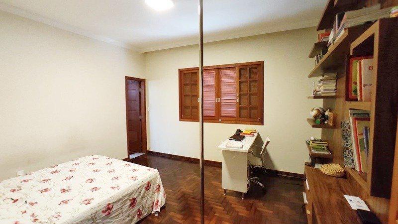 Casa, Braúnas, 3 Quartos, 8 Vagas, 2 Suítes