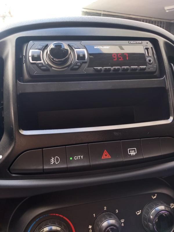 Fiat Uno Attractive 1.0 Flex 6v 5p