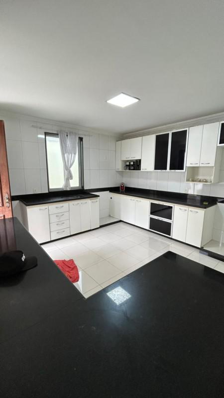 Casa, Cabral, 3 Quartos, 5 Vagas, 1 Suíte