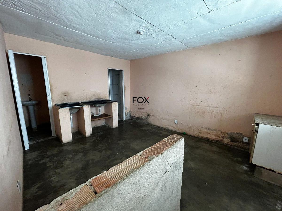 Casa, Industrial, 4 Quartos, 2 Vagas