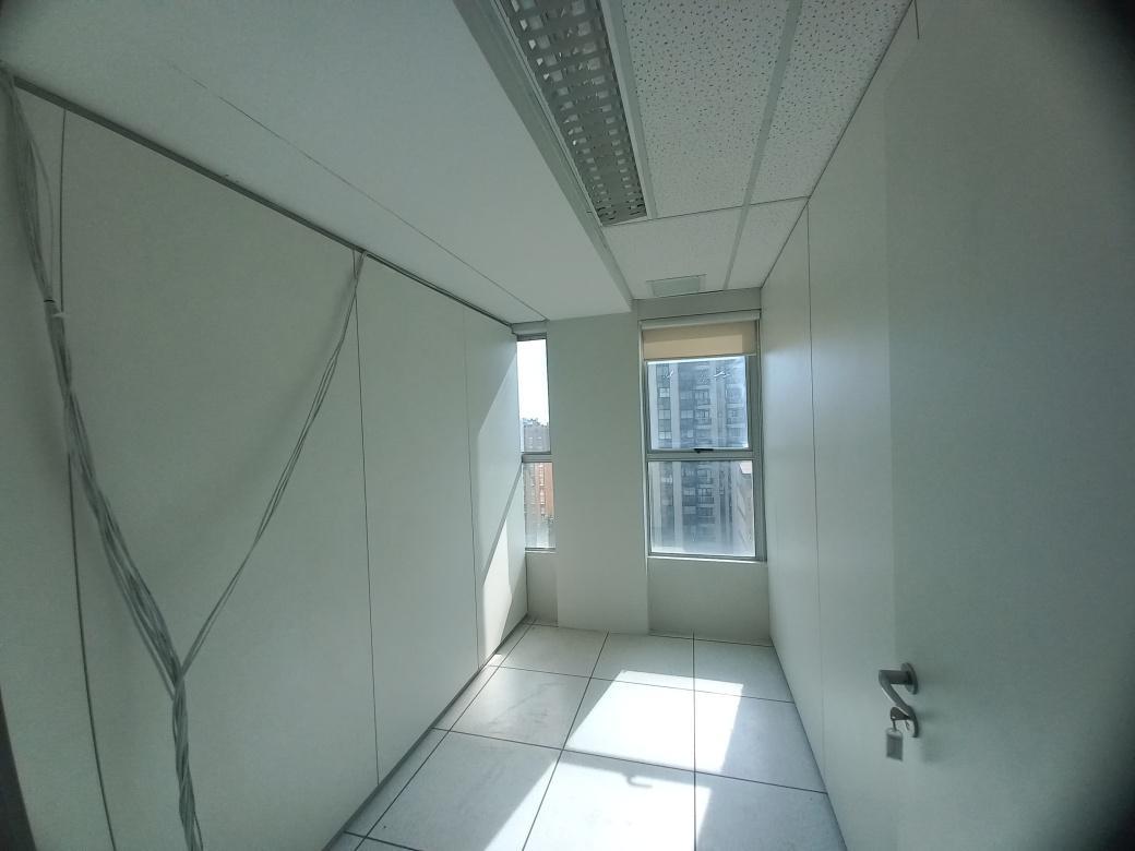 Sala, Savassi, 0 Quarto, 2 Vagas